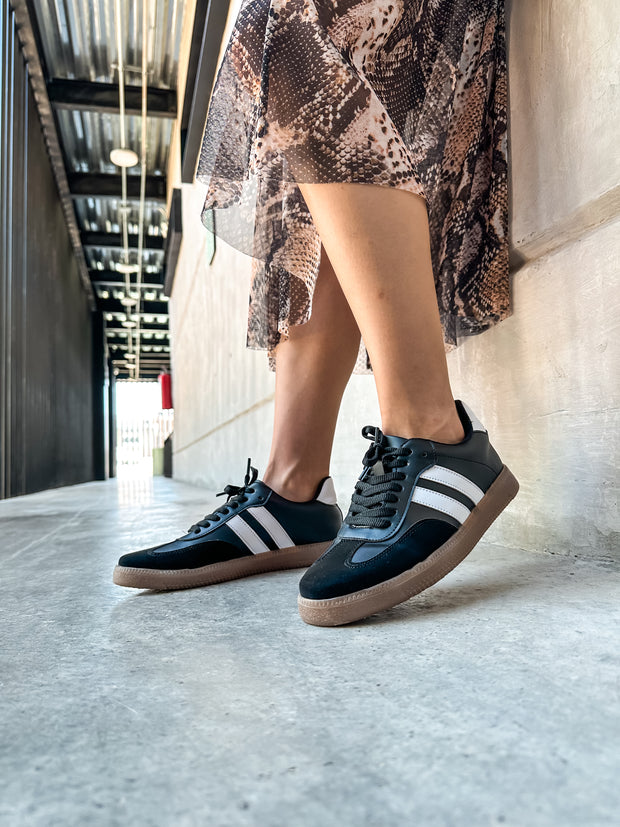 Sporty White Stripes Black Sneakers