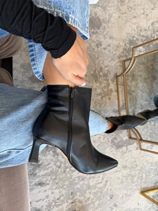 Allie Boots Black
