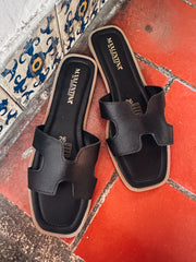 Hera Crown Black Sandals
