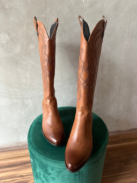 Antigua Boots Bordado Camel