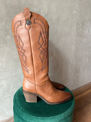 Antigua Boots Bordado Camel
