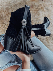 Cowgirl Lateral Fringe Black Boots