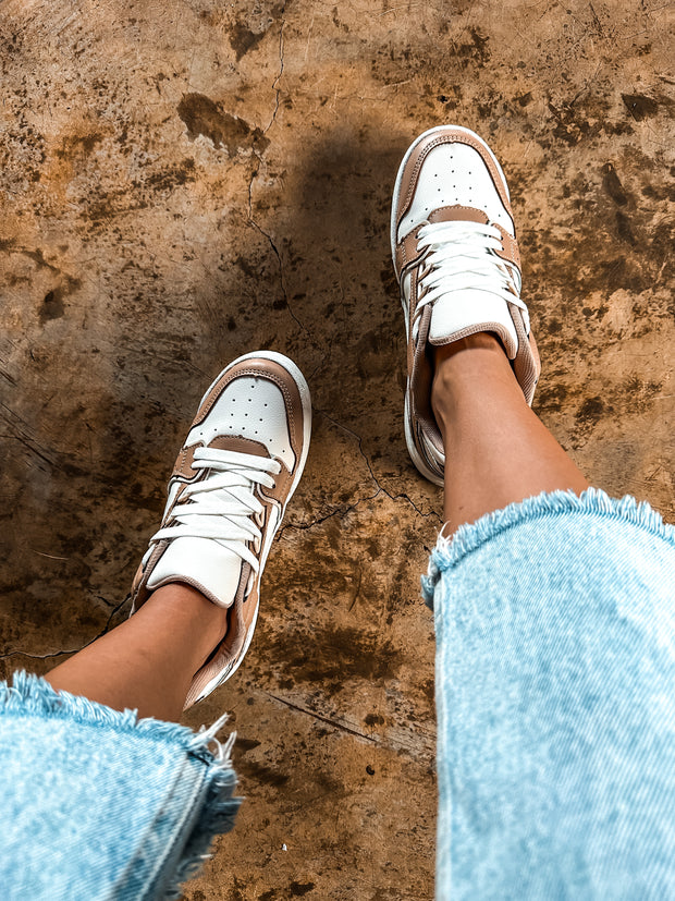 Sportif Tip Nude And White Sneakers