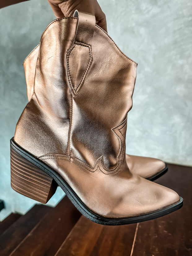 Cowgirl Smart Rose Gold Boots