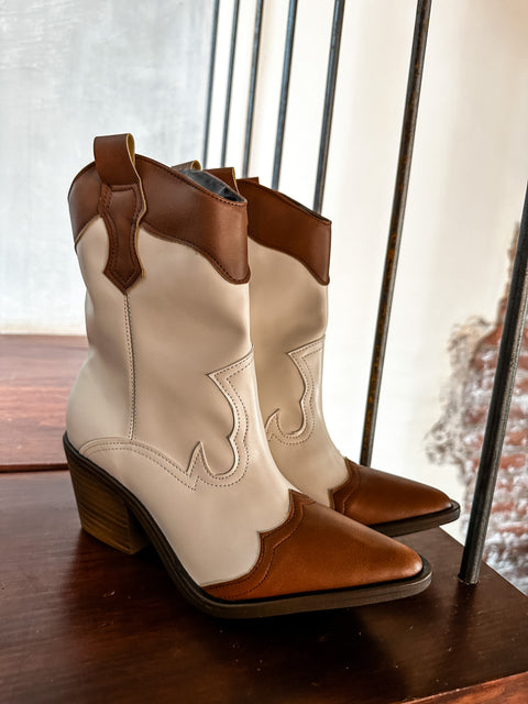 Cowgirl Mid Brown Ice Boots