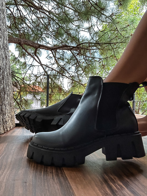 Rainfall Black Boots