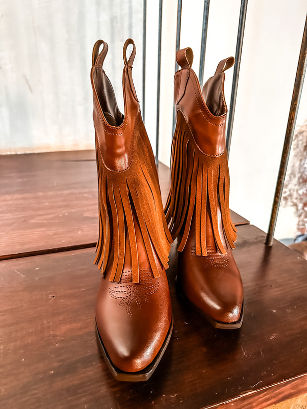 Fringe Short Brown Boots