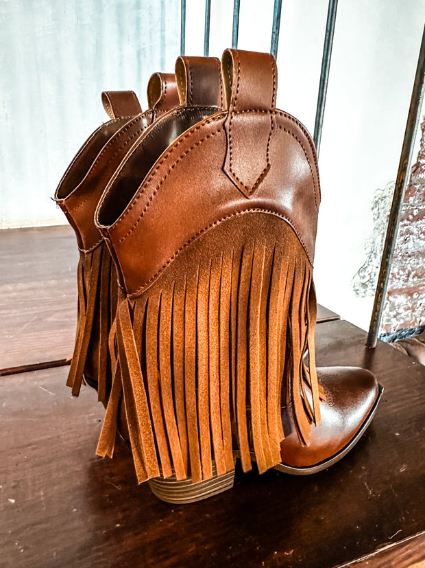 Fringe Short Brown Boots