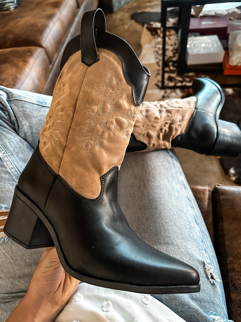 Cowgirl Black & Nude Boots