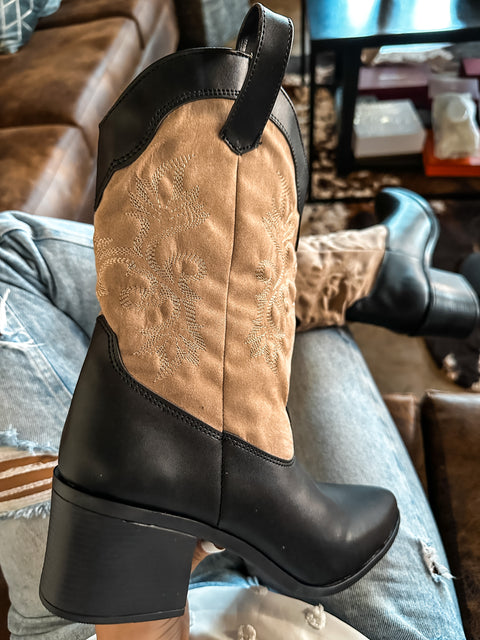 Cowgirl Black & Nude Boots