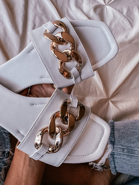 Palm Big Gold Chain White Sandals