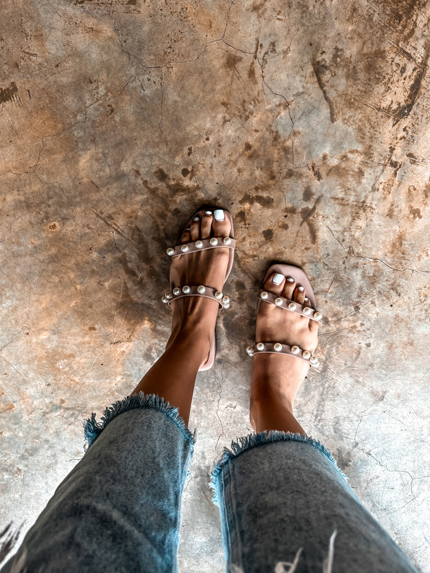 Double Pearls Nude Sandals