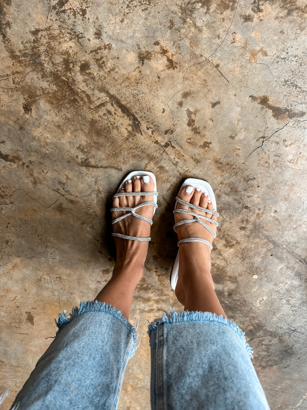 Noodle Shiny White Sandals