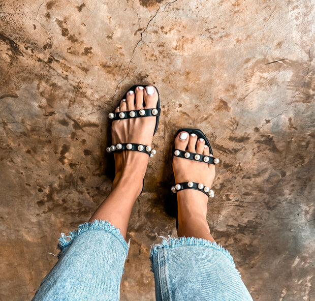 Double Pearls Black Sandals