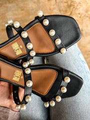 Double Pearls Black Sandals
