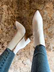 Blooming Simple White Boots