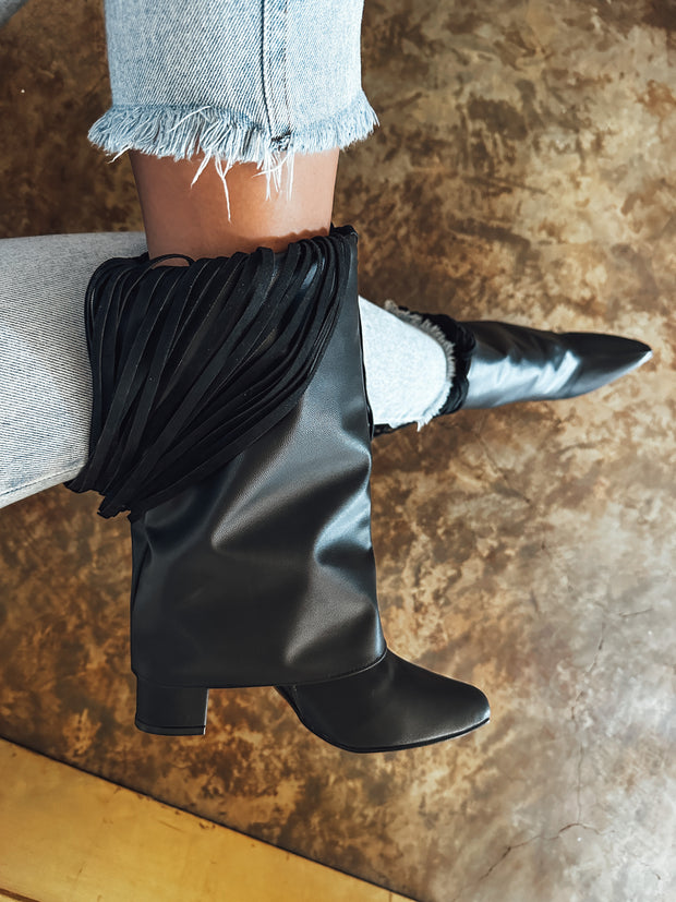 Valle Fringe Black Boots