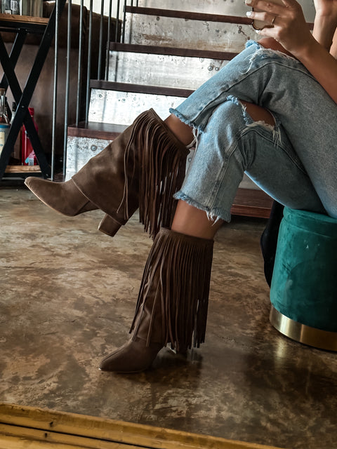 Valle Fringe Tobacco Boots