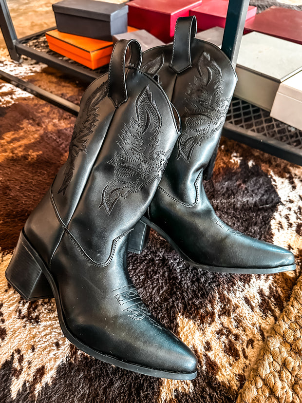 Alambique Black Boots