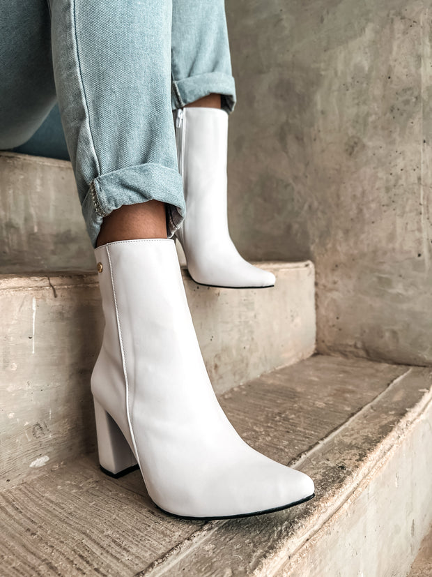 Blooming Boots White