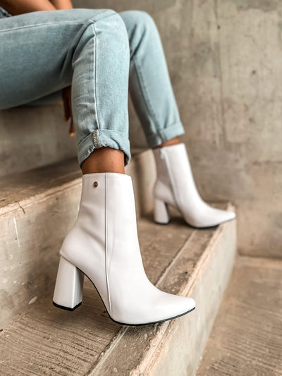 Blooming Boots White