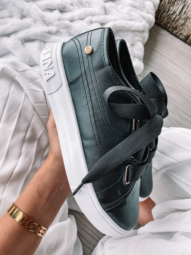 Tenis Brooklyn con agujetas negras