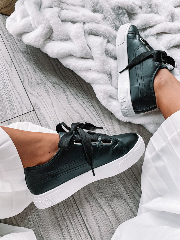 Tenis Brooklyn con agujetas negras