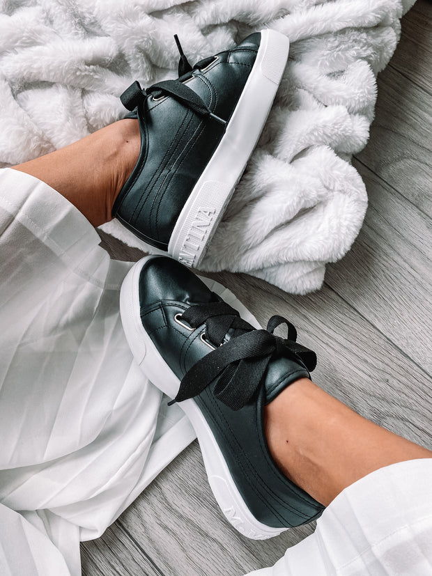 Tenis Brooklyn con agujetas negras