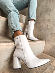 Blooming Boots White