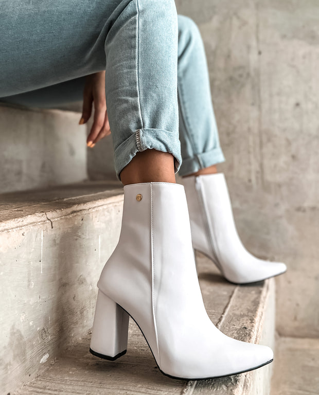 Blooming Boots White