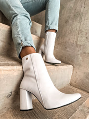 Blooming Boots White