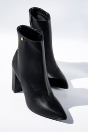 Blooming Boots Black