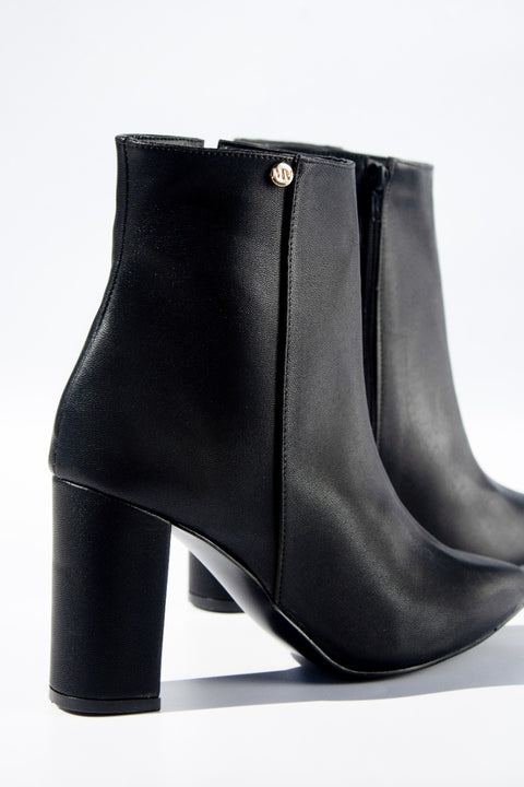 Blooming Boots Black